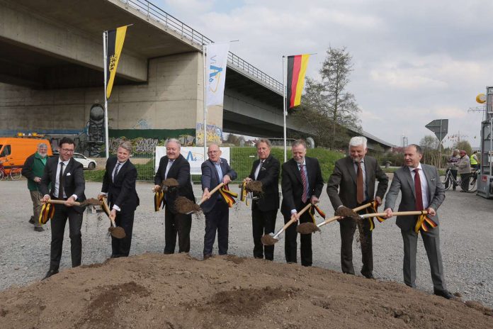 Spatenstich (Foto: Ministerium für Verkehr)