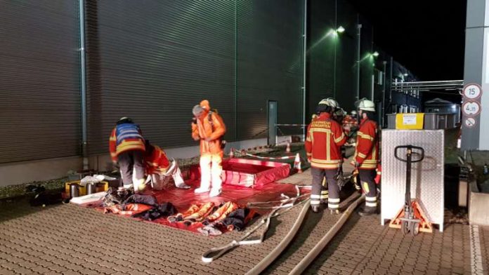 Einsatz in einem Industriebetrieb (Foto: Feuerwehr Weingarten)