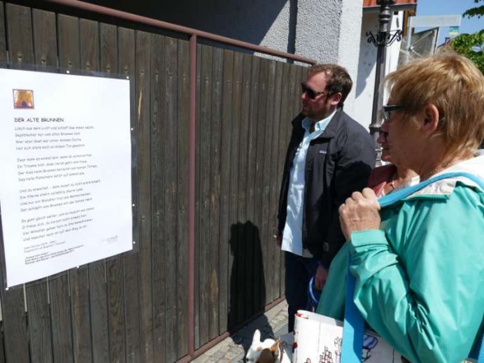 Poesie an Hoftoren (Foto: Stadt Lorsch) Poesie an Hoftoren (Foto: Stadt Lorsch)