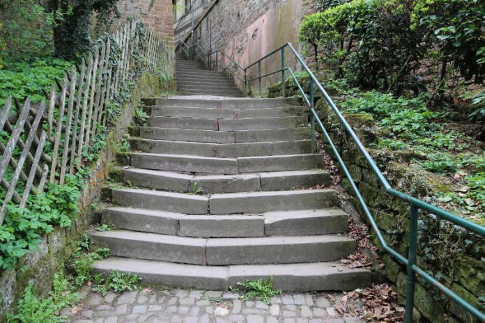 Die Treppenanlage Kurzer Buckel wird nach den Osterferien zwischen dem Seitenabgang Neue Schlossstraße und dem Schlossberg saniert. (Foto: Stadt Heidelberg)