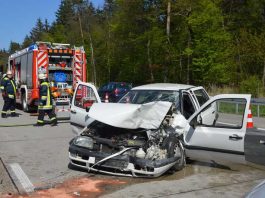Für die Rettung der eingeklemmten Personen wurde die BAB zeitweise voll gesperrt