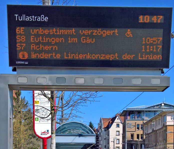 Verlässlichere Informationen für die Fahrgäste bieten die neue Staumelde-Funktion bei den Halte-stellen-Anzeigern der Verkehrsbetriebe Karlsruhe (Foto: VBK) Verlässlichere Informationen für die Fahrgäste bieten die neue Staumelde-Funktion bei den Halte-stellen-Anzeigern der Verkehrsbetriebe Karlsruhe (Foto: VBK)