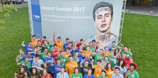 Kluge Köpfe: Die Teilnehmer des Landeswettbewerbs Rheinland-Pfalz von „Jugend forscht“ 2017. (Foto: Marcus Schwetasch)