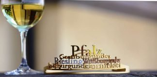 Krone der Pfälzischen Weinkönigin (Foto: Pfalzwein e.V.)