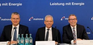 Der Vorstandsvorsitzende der Mainova AG Dr. Constantin H. Alsheimer und die beiden Mainova-Vorstandsmitglieder Norbert Breidenbach und Lothar Herbst. (Foto: Mainova AG)
