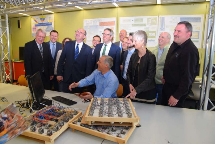 Im Rahmen eines Pressegesprächs in der Karl Kübel Schule in Bensheim informierten die Beteiligten und Unterstützer der Maker Faire über die geplante Messe. (Foto: WFB)