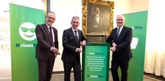 OB Peter Feldmann, BM Uwe Becker und Stadtrat Stefan Majer stellen Kampagne '#cleanffm' vor (Foto: Salome Roessler)