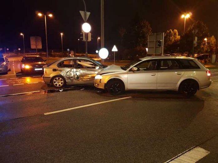 Unfall auf der Hauptstrasse Unfall auf der Hauptstrasse