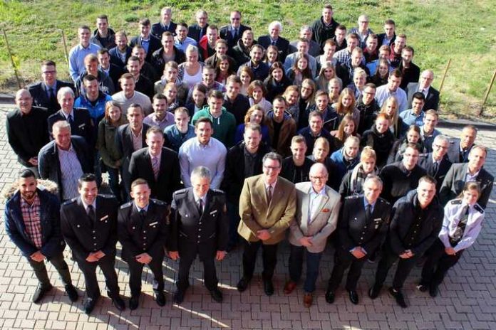 Die neuen Kolleginnen und Kollegen wurden von Polizeipräsident Ebling persönlich begrüßt Die neuen Kolleginnen und Kollegen wurden von Polizeipräsident Ebling persönlich begrüßt
