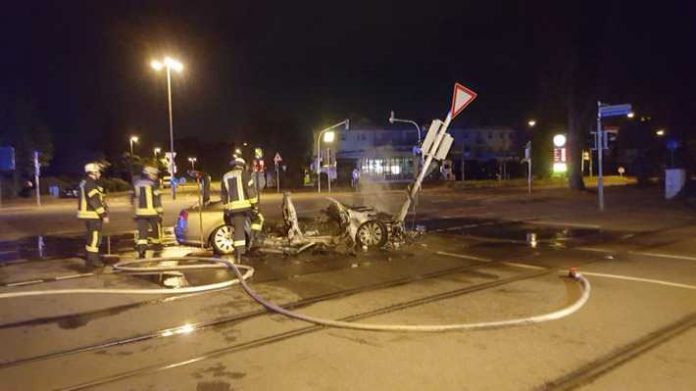 Ausgebrannter Audi in Oggersheim Ausgebrannter Audi in Oggersheim