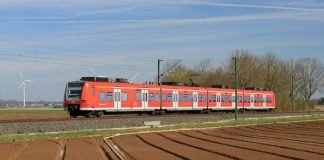 Ein Triebwagen der Baureihe ET 425 der S-Bahn Rhein-Neckar GmbH (Foto: Deutsche Bahn AG / Uwe Miethe)