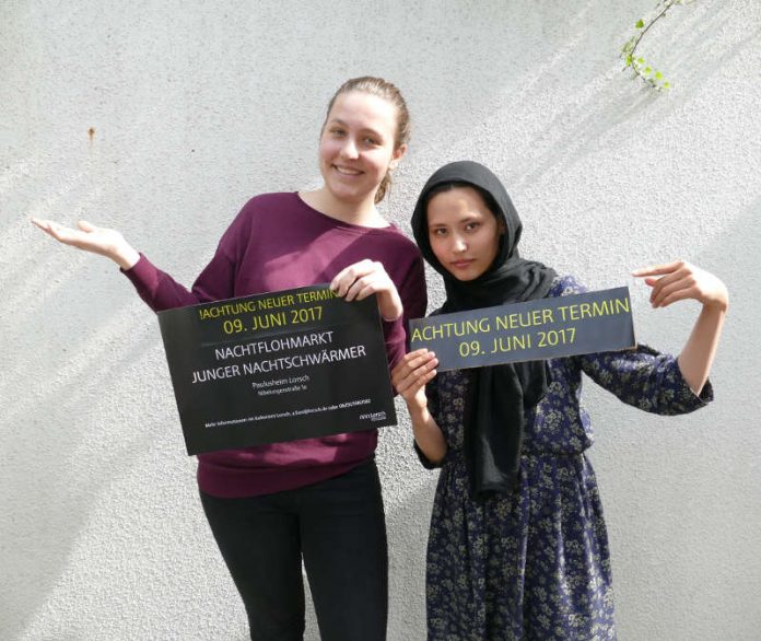 Aline Fuß (leistet derzeit ein Freiwilliges Soziales Jahr Kultur), Samira Radjabi (Schulpraktikantin im KULTour-Amt) (Foto: Stadt Lorsch