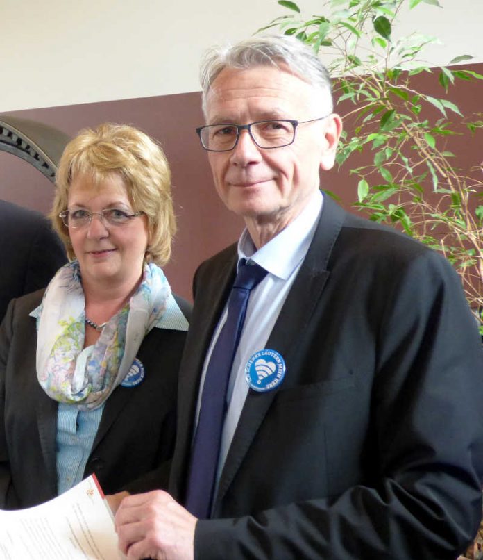 Übergabe_Förderbescheid_170406 Übergabe_Förderbescheid_170406