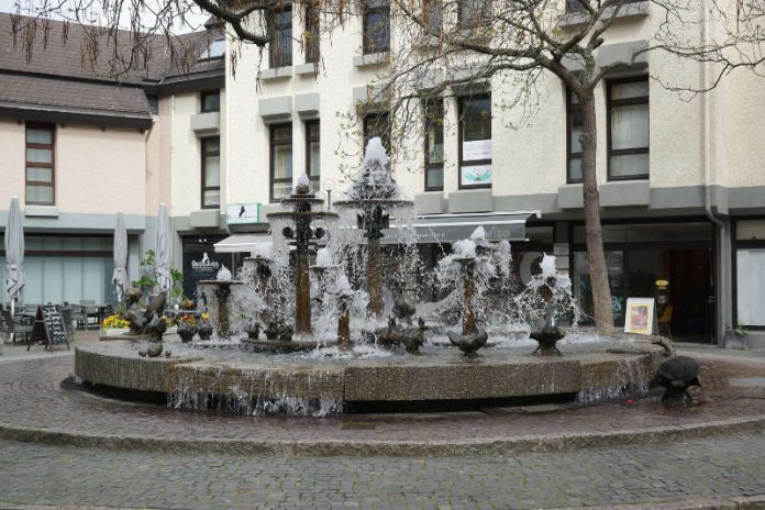 Der Elwetritschebrunnen in Neustadt an der Weinstraße (Foto: Holger Knecht)