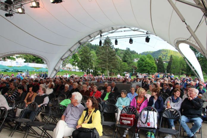 Längere Einlasszeiten bei Abendveranstaltungen: Gartenschau reagiert auf Besucherwünsche (Foto: Gartenschau Bad Herrenalb 2017)