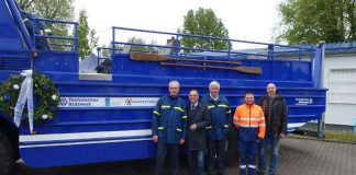 v.l.: Uwe Keller, Landrat Brechtel, Albrecht Broemme, Yves Francois, Stefan Hampel, Firma Hampel aus Luckenwalde, Spezialaufbauten. (Foto: Kreisverwaltung Germersheim)