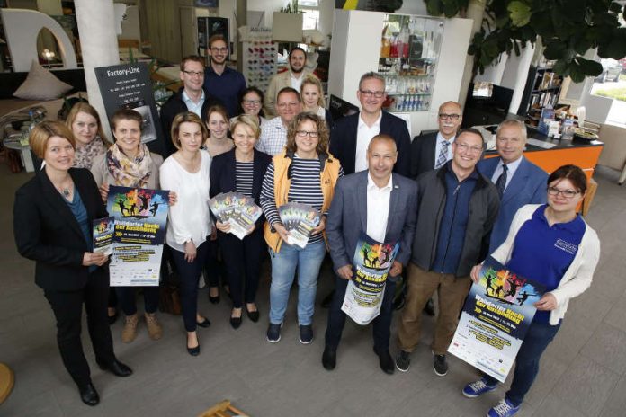 Viele „Werbeträger“ für die „Walldorfer Nacht der Ausbildung“ am 19. Mai (Foto: Pfeifer)