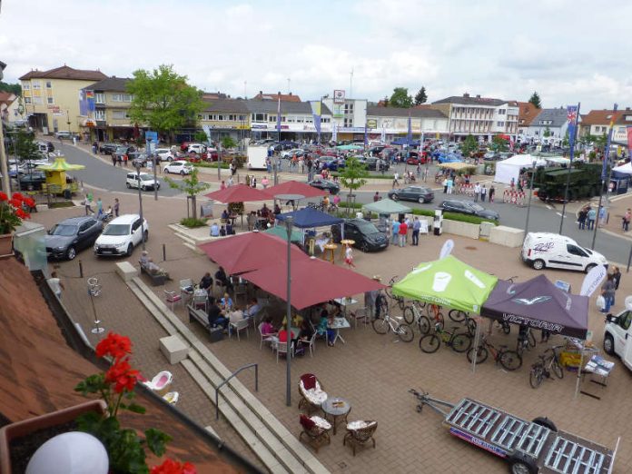 Automarkt in Eisenberg (Foto: Verbandsgemeinde Eisenberg)