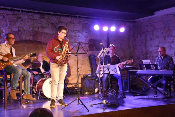 Jazz Session im Halben Mond (Foto: R. Stadler) Jazz Session im Halben Mond (Foto: R. Stadler)