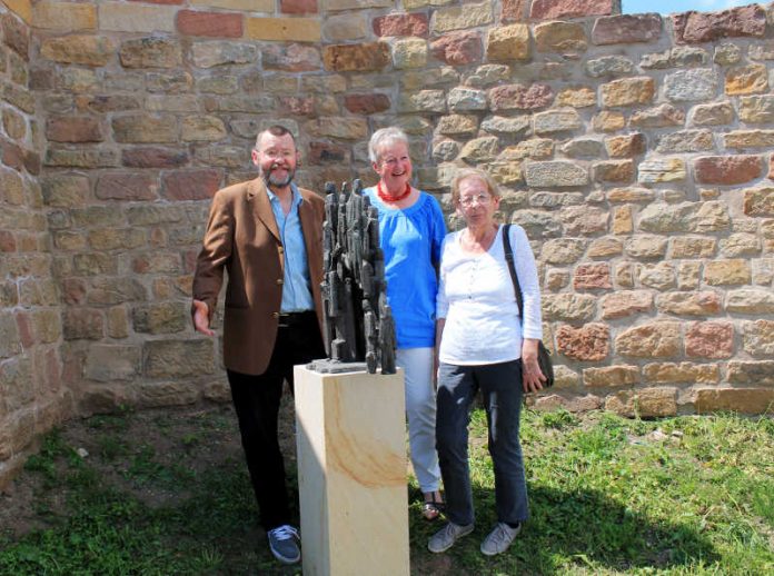 Die Plastik mit der Erbengemeinschaft (Foto: Stiftung Hambacher Schloss)