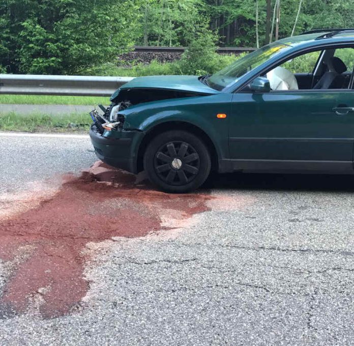 Der aufgefahrene PKW (Foto: Polizei RLP)