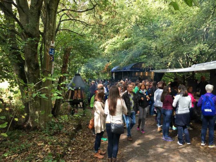 Die kulinarische Bierwanderung zieht viel Publikum an