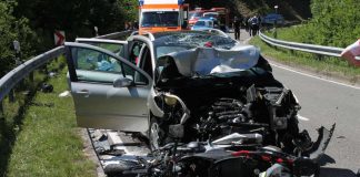 Tödlicher Verkehrsunfall bei Lindenberg (Foto: Polizei RLP)