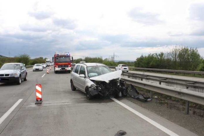 Ein mißlungener Überholvorgang führte zu diesem Unfall