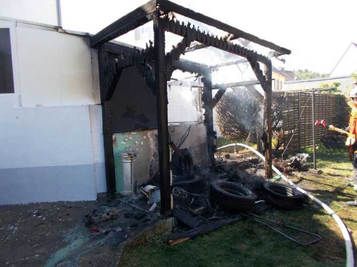 Der Carport ist vollständig zerstört