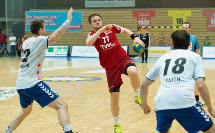 David Schmidt sorgte mit seinem fünften Treffer für das zwischenzeitliche 25:24, was auch für den Sieg gereicht hätte. (Foto: Harry Reis) David Schmidt sorgte mit seinem fünften Treffer für das zwischenzeitliche 25:24, was auch für den Sieg gereicht hätte. (Foto: Harry Reis)