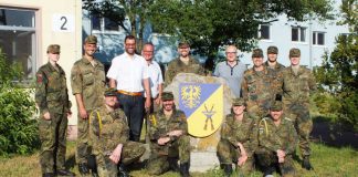 Gruppenfoto vom Bürgermeistertag beim Luftwaffenausbildungsbataillon (Foto: Bundeswehr)