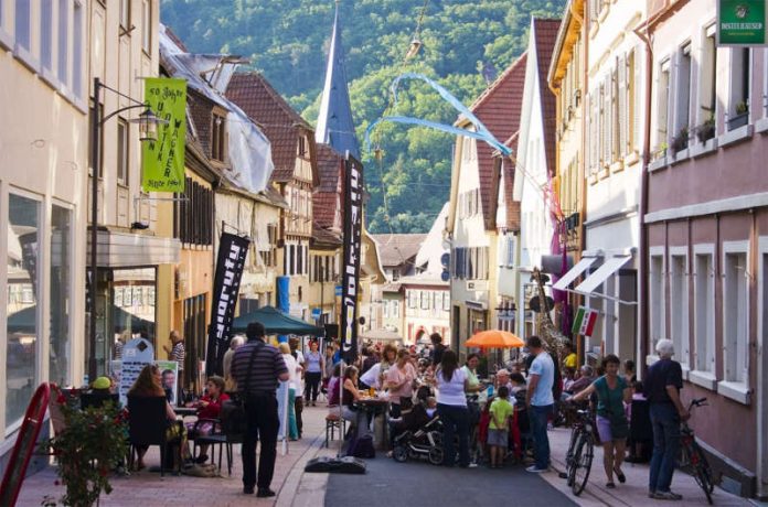 Fest in der Hauptstraße (Foto: Stadt Neckargemünd) Fest in der Hauptstraße (Foto: Stadt Neckargemünd)
