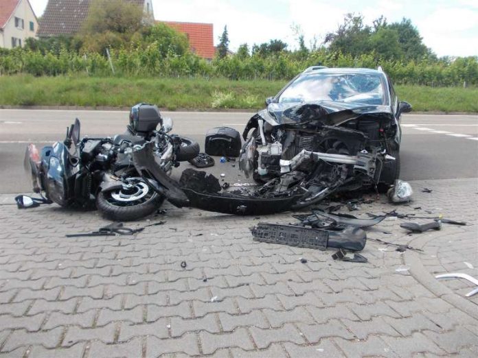 Spuren des Frontalzusammenstoßes (Foto: Polizei RLP)