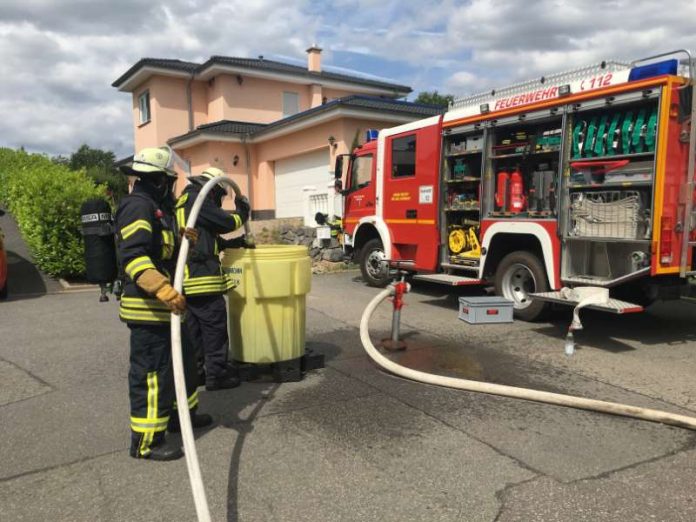 Einsatz in Weinheim-Steinklingen (Foto: Ralf Mittelbach) Einsatz in Weinheim-Steinklingen (Foto: Ralf Mittelbach)