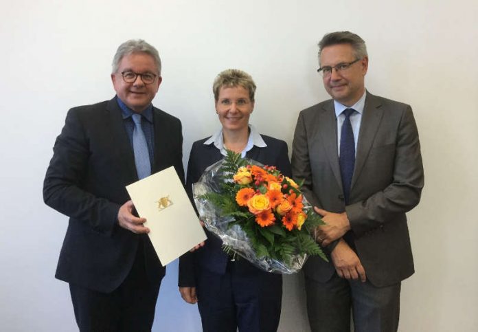 Minister Wolf, Dr. Monika Stade und OLG-Präsident Riedel. (Foto: Ministerium der Justiz und für Europa)