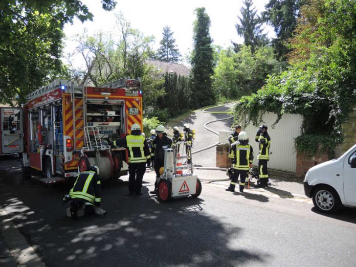 Feuerwehreinsatz in der Alban-Haas-Straße (Foto: Feuerwehr Neustadt)