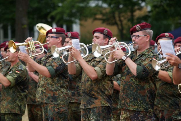 Musiksoldaten des Heeresmusikkorps Koblenz (Foto: Holger Knecht)