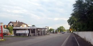 Die Landauer Straße in Höhe des Friedhofs (Foto: Holger Knecht)