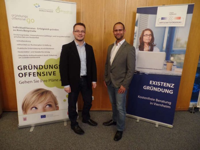 Marco Kreuzer (Wirtschaftsförderung Bergstraße GmbH) und Alexander Schwarz (Wirtschaftsförderer der Stadt Viernheim) würden sich freuen, wenn sich möglichst viele an einer Existenzgründung interessierte Viernheimer für ein Beratungsgespräch melden würden. (Foto: Stadt Viernheim) Marco Kreuzer (Wirtschaftsförderung Bergstraße GmbH) und Alexander Schwarz (Wirtschaftsförderer der Stadt Viernheim) würden sich freuen, wenn sich möglichst viele an einer Existenzgründung interessierte Viernheimer für ein Beratungsgespräch melden würden. (Foto: Stadt Viernheim)
