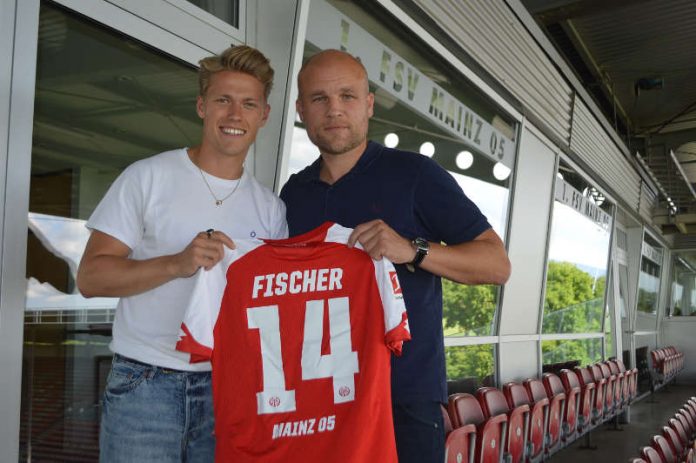 Viktor Fischer (l.) und Sportdirektor Rouven Schröder (Foto: twitter.com/1fsvmainz05)