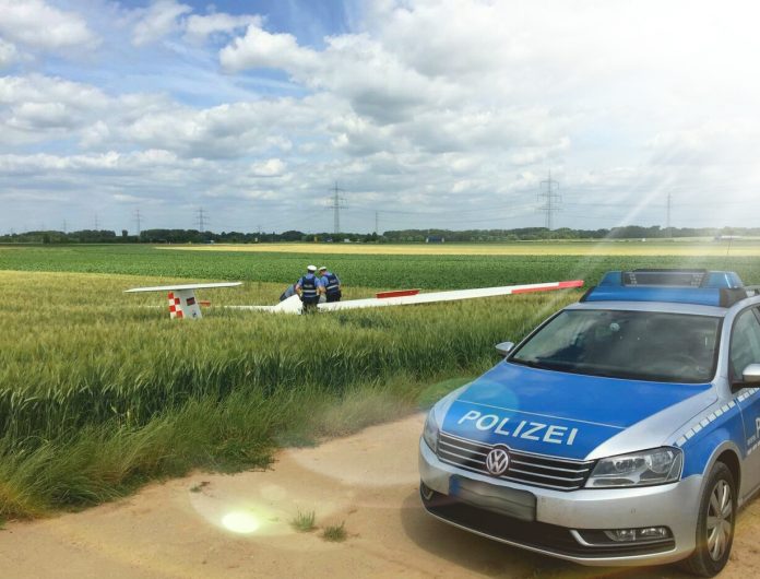 Bild von Außenlandung (Foto: Polizei RLP) Bild von Außenlandung (Foto: Polizei RLP)