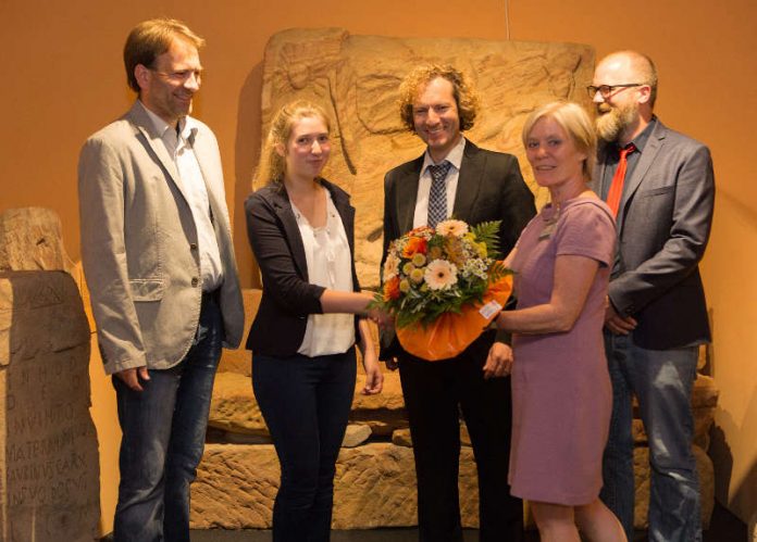 Geschichtslehrer Johannes Fuchs, Preisträgerin Theresa Mertel, Museumsdirektor Alexander Schubert, Almut Neef vom Jungen Museum, Sebastian Zanke vom Historischen Verein der Pfalz (Foto: Historisches Museum der Pfalz)