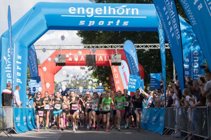 Start des Frauenlaufs 2017 (Foto: Norbert Wilhelmi)