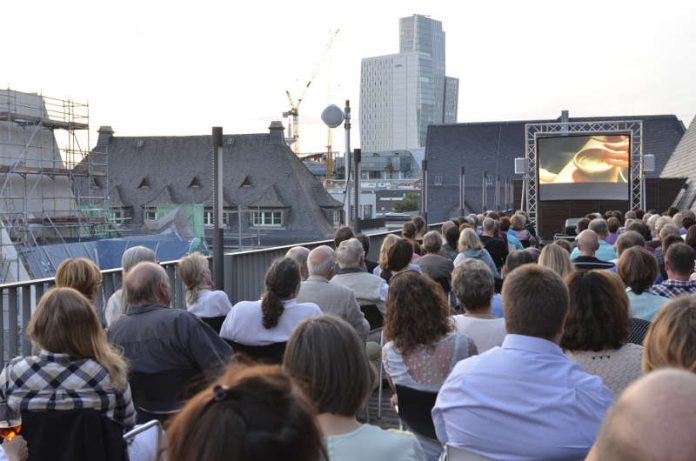 Sommerkino auf der Dachterrasse startet am 21. Juli 2017 (Foto: Haus am Dom)