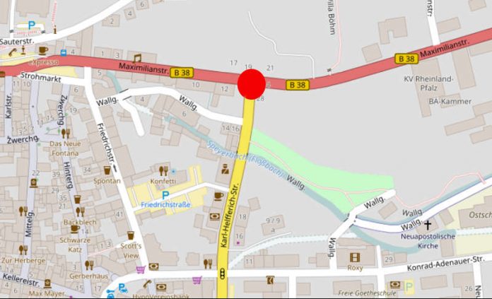 Kreuzungsbereich Maximilian-/Karl-Helfferich-Straße in Neustadt an der Weinstraße (Karte hergestellt aus OpenStreetMap-Daten | Lizenz: Open Database License (ODbL))