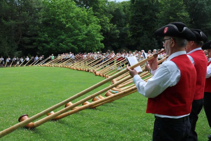 Großer Chor im Schlosspark (Foto: Stadtverwaltung Weinheim)