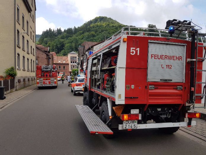 Die Straße war gesperrt (Foto: Presseteam der Feuerwehr VG Lambrecht)