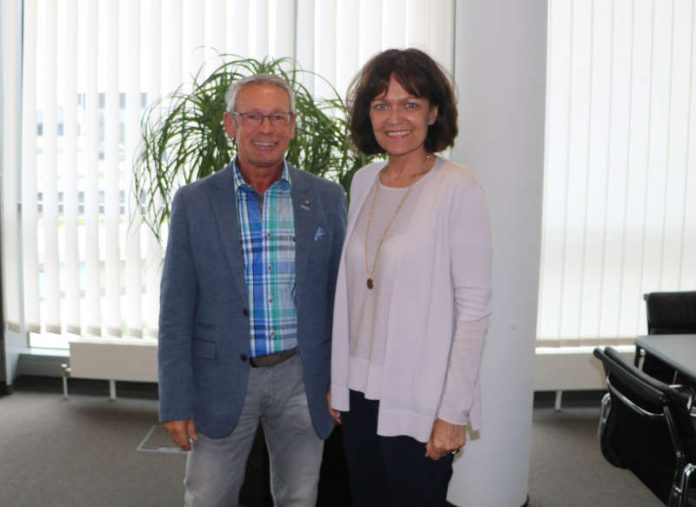 Oberbürgermeisterin Dr. Eva Lohse und VEhRA-Vorsitzender Jürgen Hundemer (Foto: Stadt Ludwigshafen)