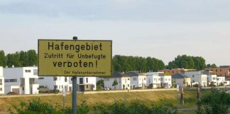 Zutritt erwünscht zum Festival auf der Ludwigshafener Parkinsel (Foto: Hannes Blank)