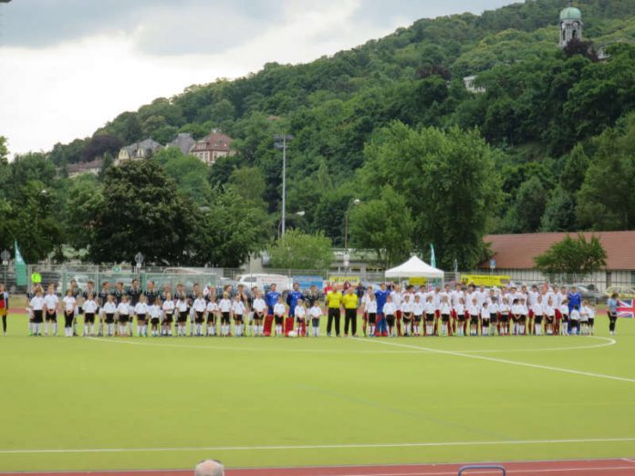 Ein gelungenes Spiel und ein tolles Rahmenprogramm sorgten für gute Stimmung im Stadion. (Foto: Stadtverwaltung Neustadt) Ein gelungenes Spiel und ein tolles Rahmenprogramm sorgten für gute Stimmung im Stadion. (Foto: Stadtverwaltung Neustadt)